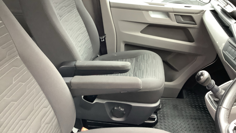 Volkswagen Transporter Shuttle T32 Swb Diesel 2.0 TDI 110PS SE Minibus